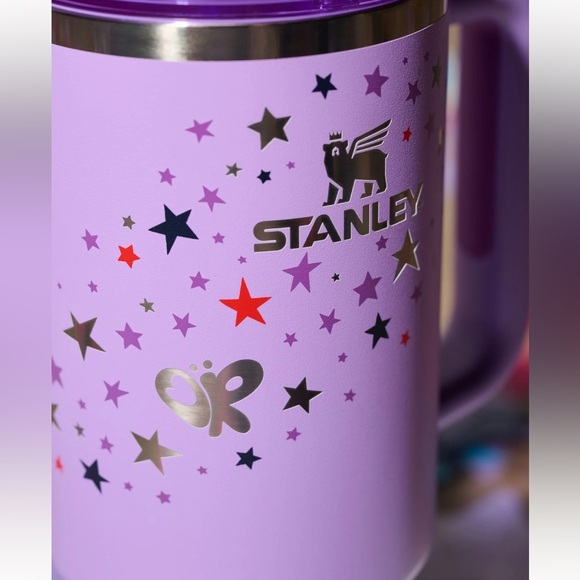 NIB Olivia Rodrigo Stanley Quencher H2O FlowState Tumbler 40oz - Picture 5 of 8